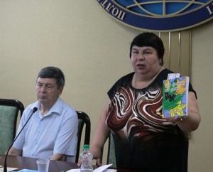 Тетяна Чорноброва під час презентації збірки поезій